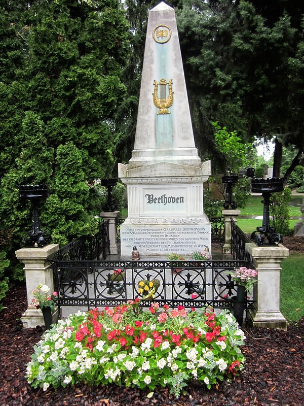 Zentralfriedhof - Beethoven's Grave