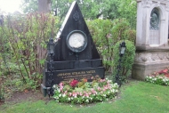 Zentralfriedhof - Johann Strauss' Grave
