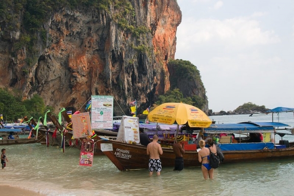 Lunch boats at Railay West